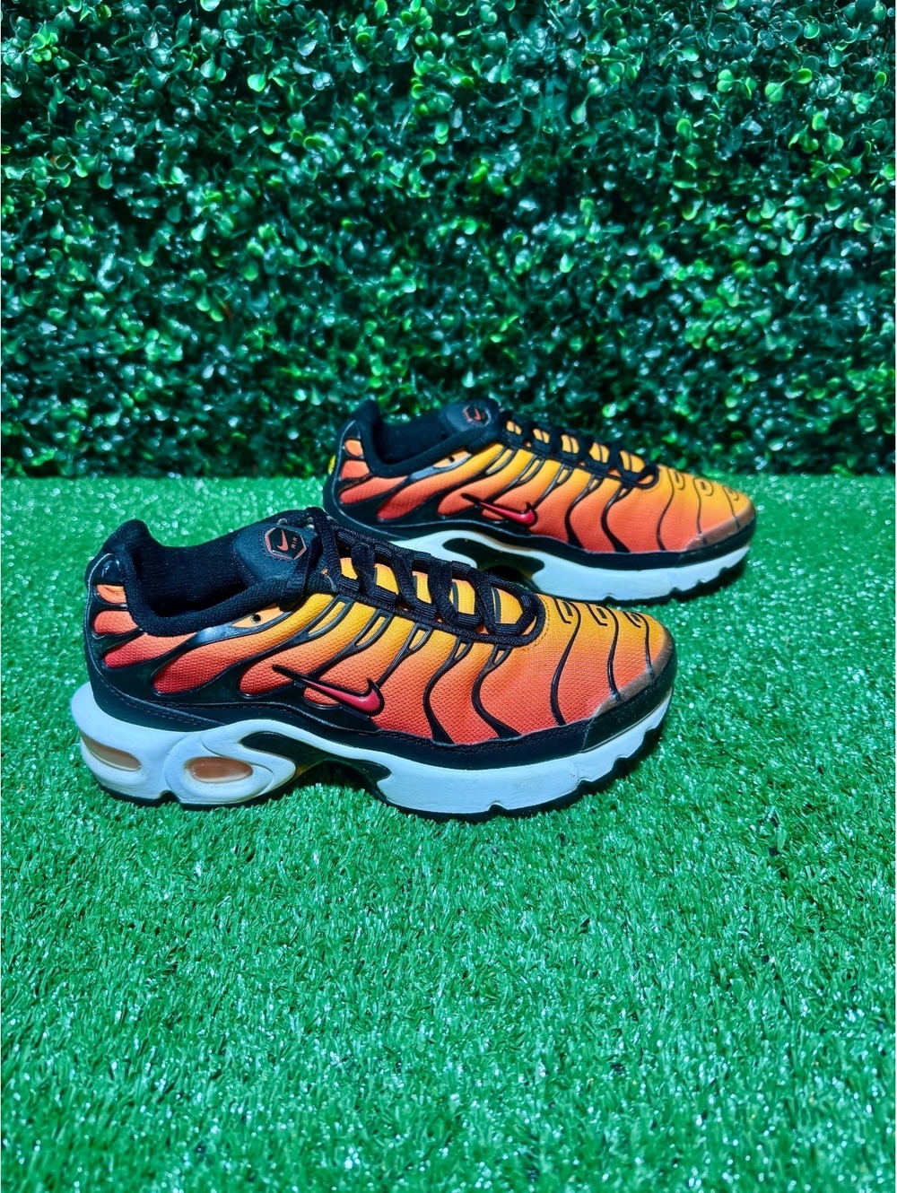Nike Air Max Plus TN GS Size 5Y Orange Black Gradient Sneakers